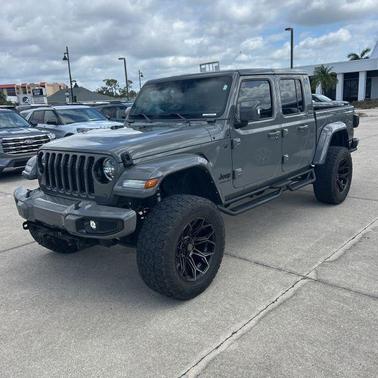 Sting Gray Clearcoat 2023 Jeep Gladiator Overland