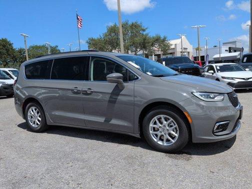 Ceramic Gray Clearcoat 2022 Chrysler Pacifica Touring-L