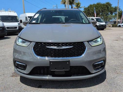 Ceramic Gray Clearcoat 2022 Chrysler Pacifica Touring-L