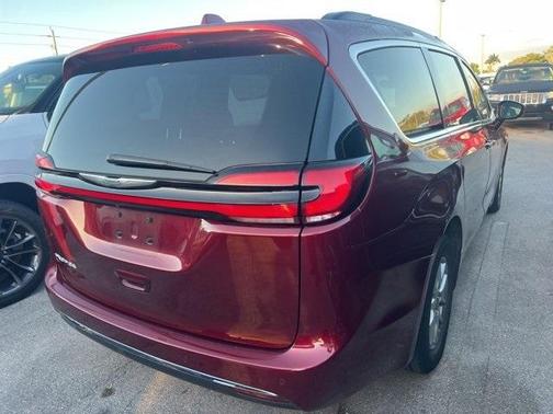 2022 Chrysler Pacifica Touring