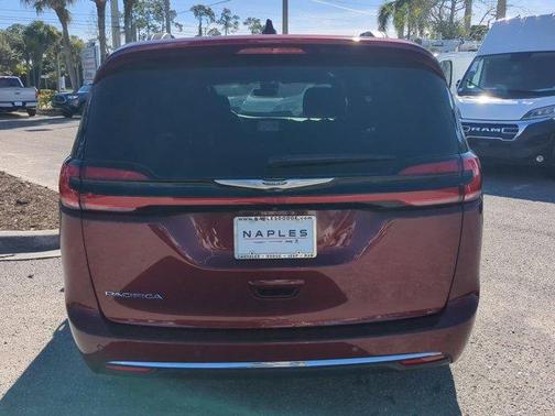 2022 Chrysler Pacifica Touring