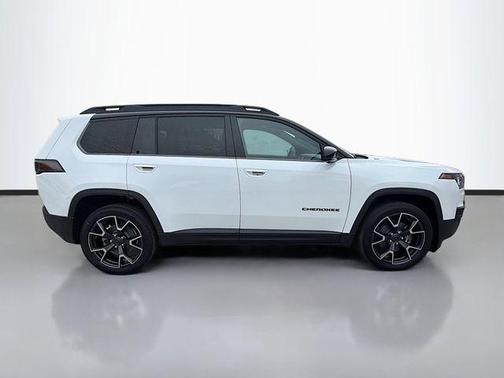 2026 Jeep Cherokee Overland