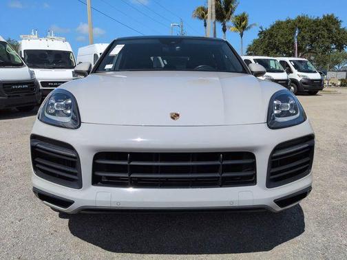 Chalk 2021 Porsche Cayenne AWD