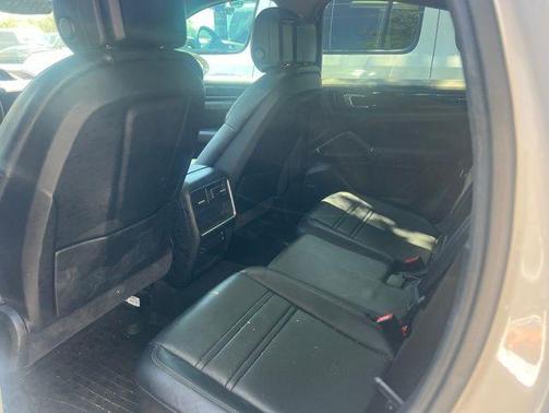 Chalk 2021 Porsche Cayenne AWD