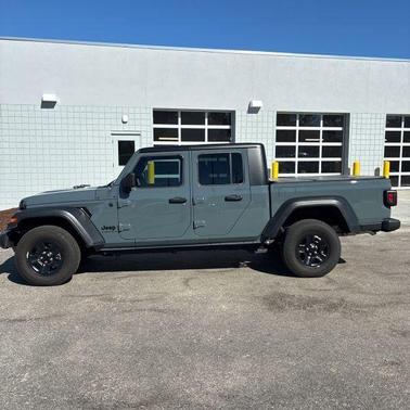 2025 Jeep Gladiator Sport