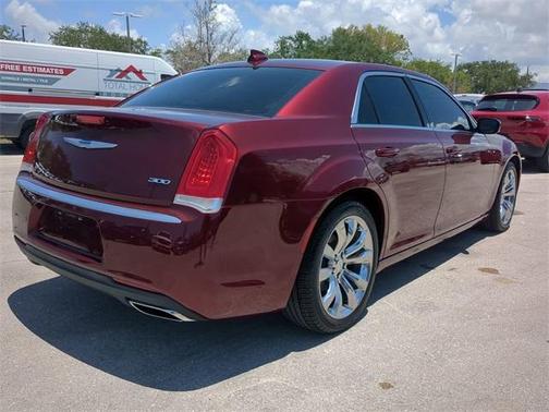 2021 Chrysler 300 Touring L