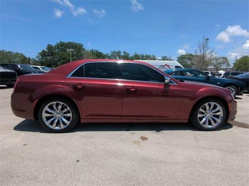 2021 Chrysler 300 Touring L