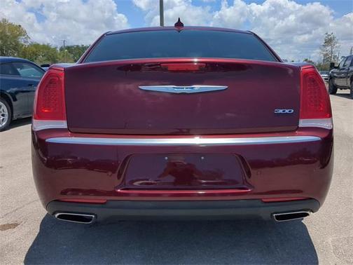 2021 Chrysler 300 Touring L