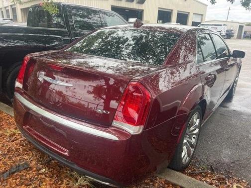 2021 Chrysler 300 Touring L