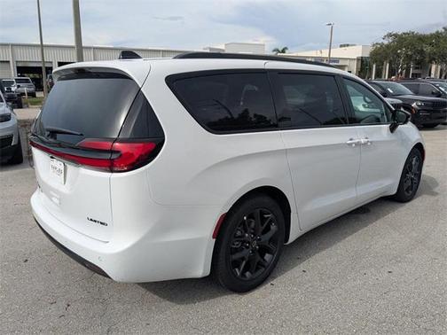 2026 Chrysler Pacifica Limited
