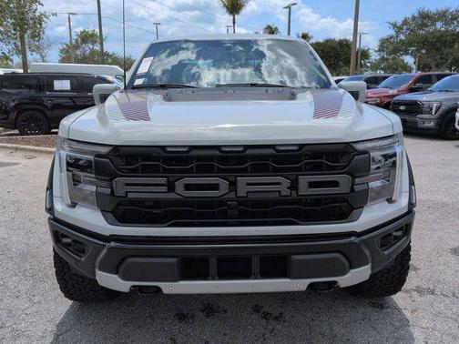 Avalanche 2024 Ford F-150 Raptor