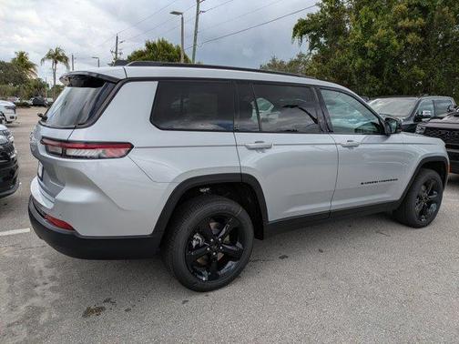 2025 Jeep Grand Cherokee L Laredo