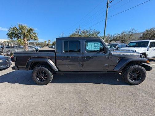 2025 Jeep Gladiator Sport