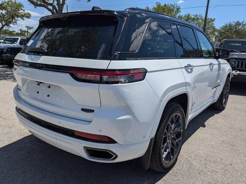 2025 Jeep Grand Cherokee Summit