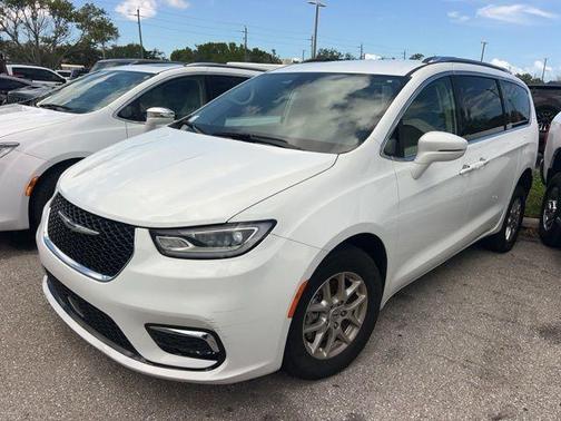 Bright White Clearcoat 2021 Chrysler Pacifica Touring-L