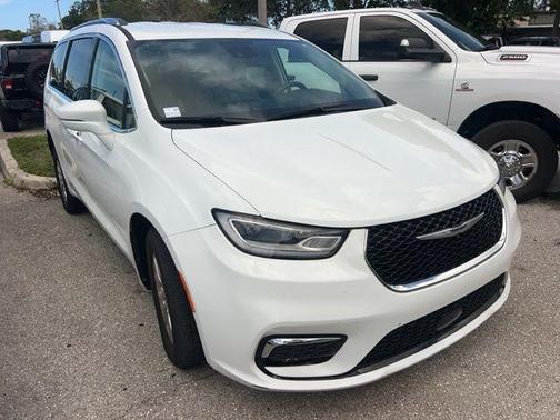 Bright White Clearcoat 2021 Chrysler Pacifica Touring-L