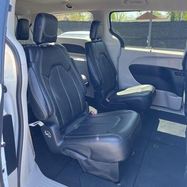 2024 Chrysler Pacifica Touring-L