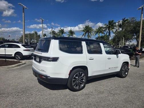 2022 Jeep Grand Wagoneer Series III