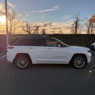 2024 Jeep Grand Cherokee Summit
