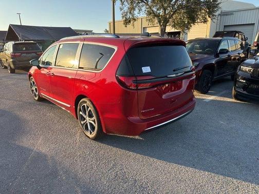 2026 Chrysler Pacifica Pinnacle