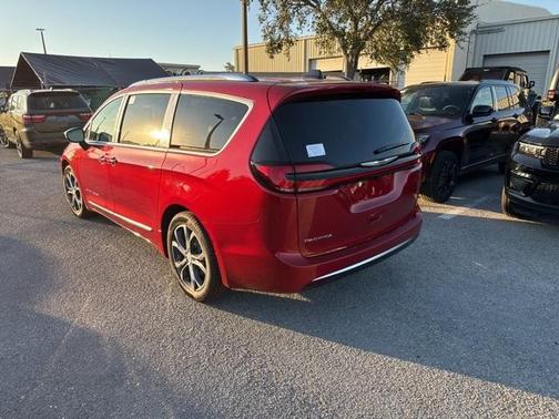 2026 Chrysler Pacifica Pinnacle