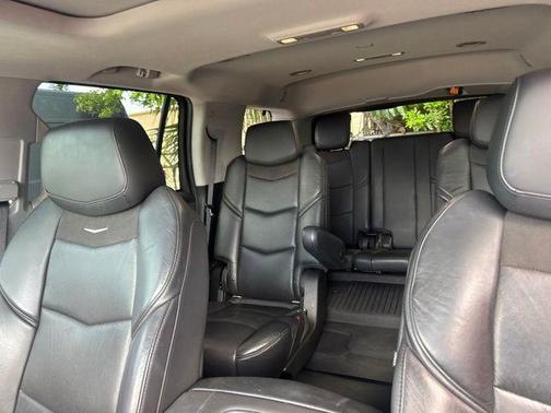 Crystal White Tri-Coat 2018 Cadillac Escalade Luxury