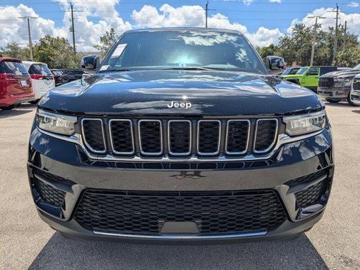 2025 Jeep Grand Cherokee Laredo X