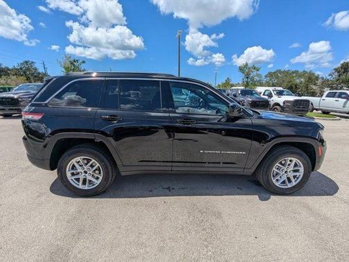 2025 Jeep Grand Cherokee Laredo X