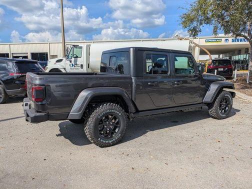 2026 Jeep Gladiator Sport