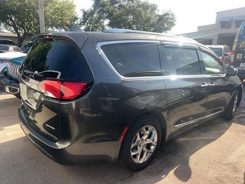 Granite Crystal Clearcoat Metallic 2019 Chrysler Pacifica Limited