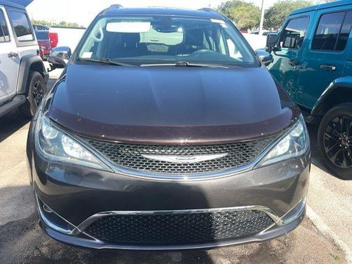 Granite Crystal Clearcoat Metallic 2019 Chrysler Pacifica Limited