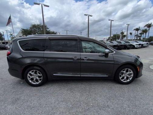 Granite Crystal Clearcoat Metallic 2019 Chrysler Pacifica Limited