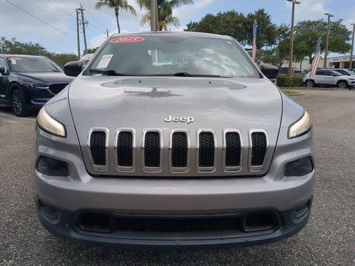 2015 Jeep Cherokee Sport