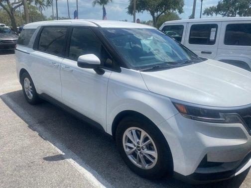 2022 Kia Carnival LXS