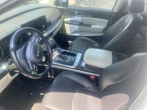 2022 Kia Carnival LXS