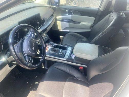2022 Kia Carnival LXS