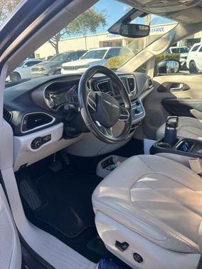 2019 Chrysler Pacifica Touring-L