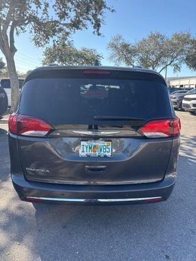 2019 Chrysler Pacifica Touring-L
