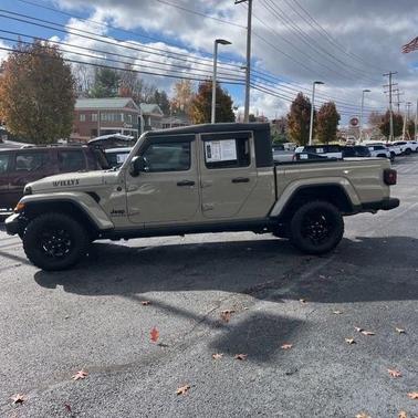 2022 Jeep Gladiator Sport