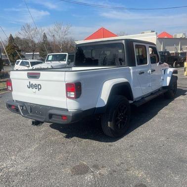 2022 Jeep Gladiator Sport