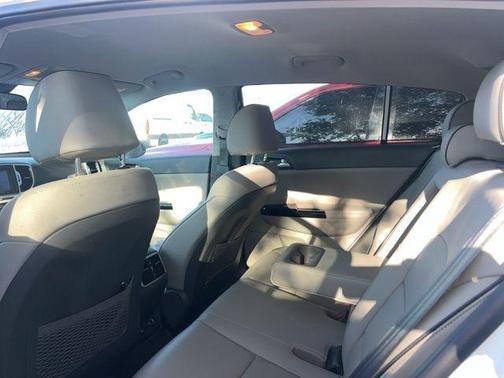 Snow White Pearl 2018 Kia Sportage EX