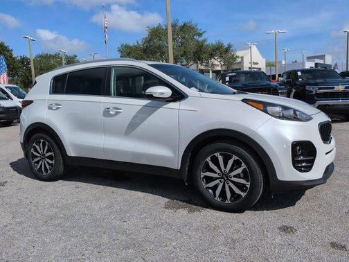 Snow White Pearl 2018 Kia Sportage EX