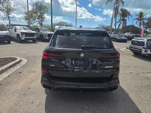 2024 BMW X5 M60i