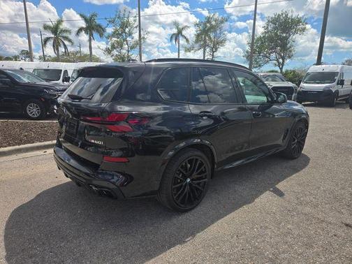 2024 BMW X5 M60i