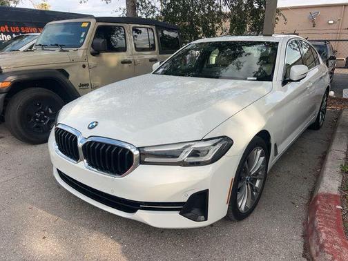 Alpine White 2023 BMW 540 i