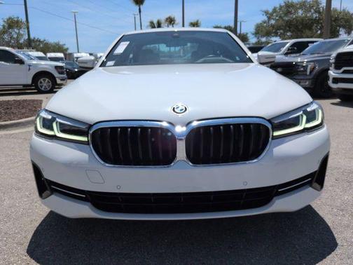 Alpine White 2023 BMW 540 i