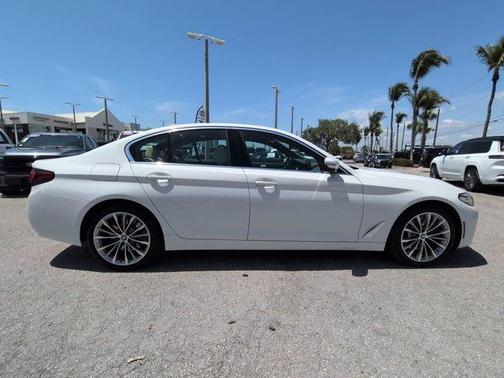 Alpine White 2023 BMW 540 i