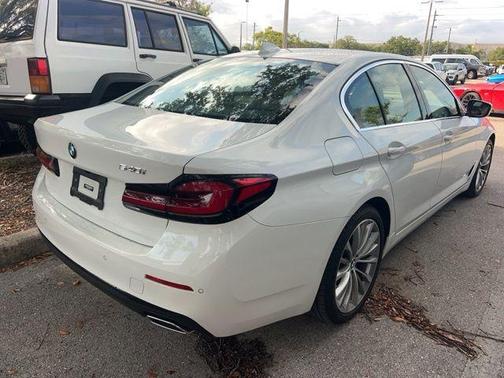 Alpine White 2023 BMW 540 i