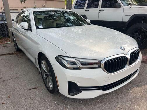 Alpine White 2023 BMW 540 i