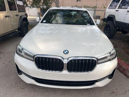 Alpine White 2023 BMW 540 i